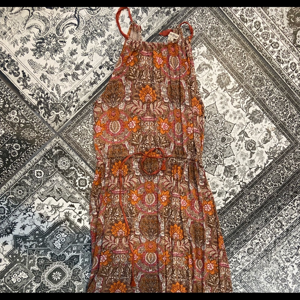 Lucky brand cute summer dress.  String  to gather at waist size small